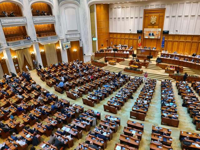 Legea motocicliștilor a fost adoptată de Camera Deputaților: noi reguli pentru circulație și parcare