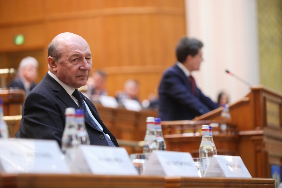 Traian Băsescu critică inacțiunea președintelui Nicușor Dan privind desemnarea unui nou premier