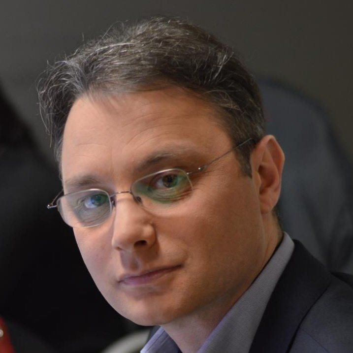 Luca Niculescu începe consultările cu PSD, PNL și UDMR pentru formarea Guvernului
