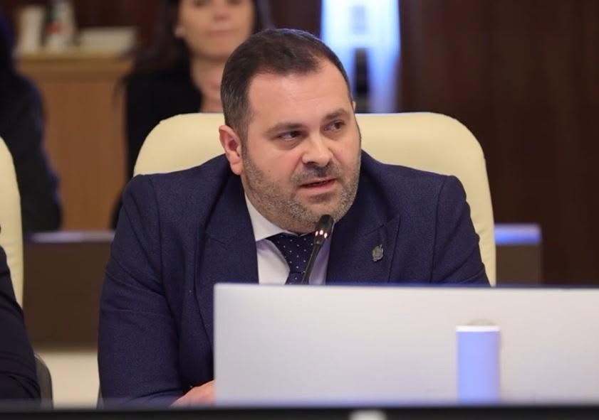 Conflict politic între USR și PSD: Cezar Drăgoescu îl acuză pe Sorin Grindeanu de lipsă de asumare
