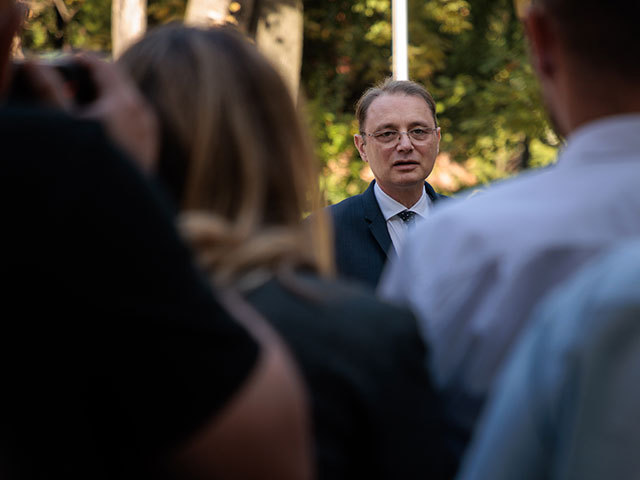 JPMorgan Chase estimează că guvernul propus de Luca Niculescu are șanse de 60% să fie investit