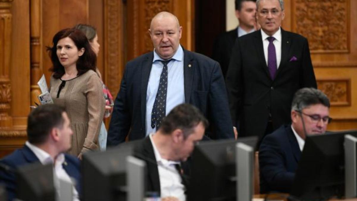 Daniel Fenechiu își retrage semnătura de pe proiectul legislativ privind drogurile