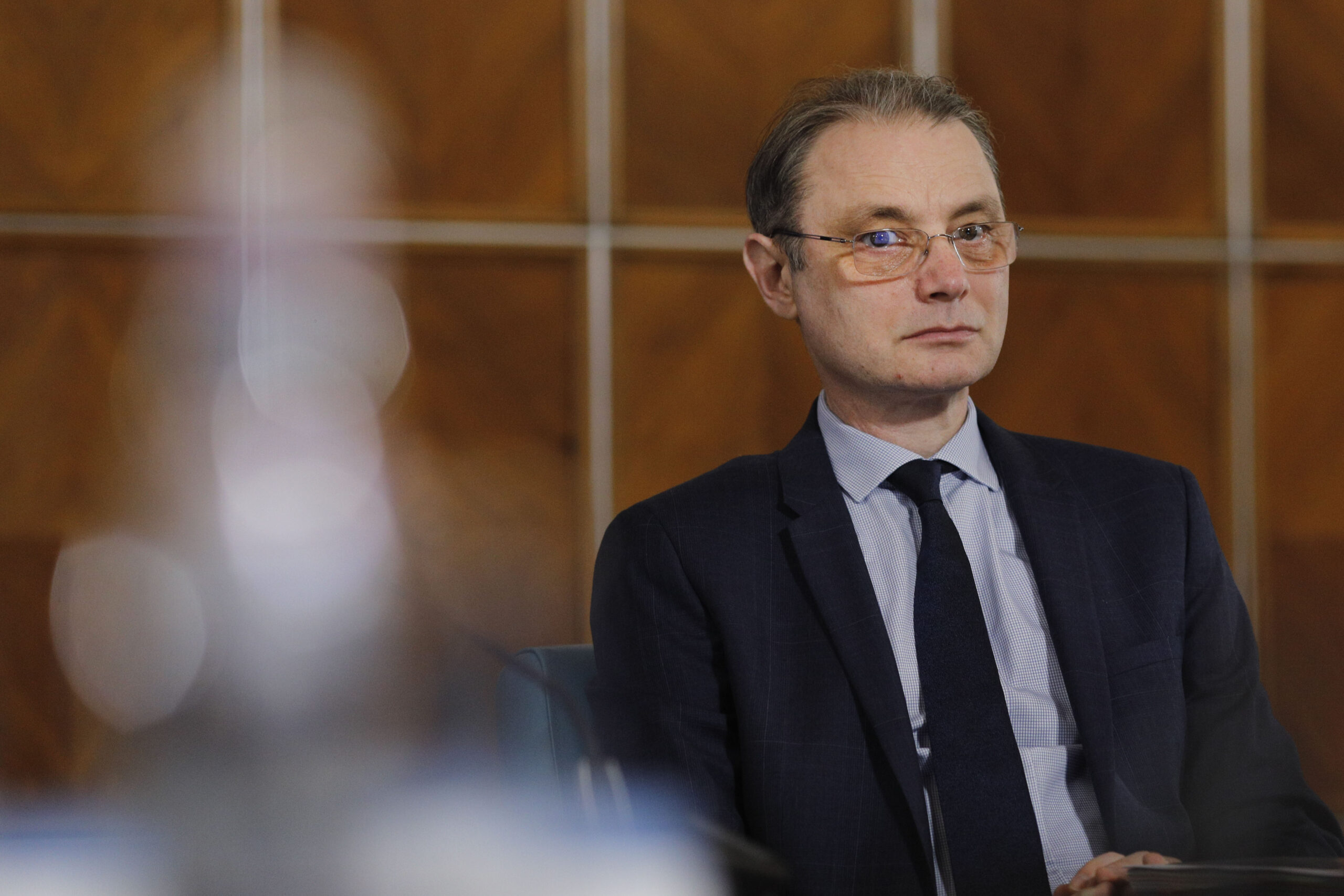 Incertitudine privind noul Guvern: Luca Niculescu nu va prezenta cabinetul de miniștri până joi