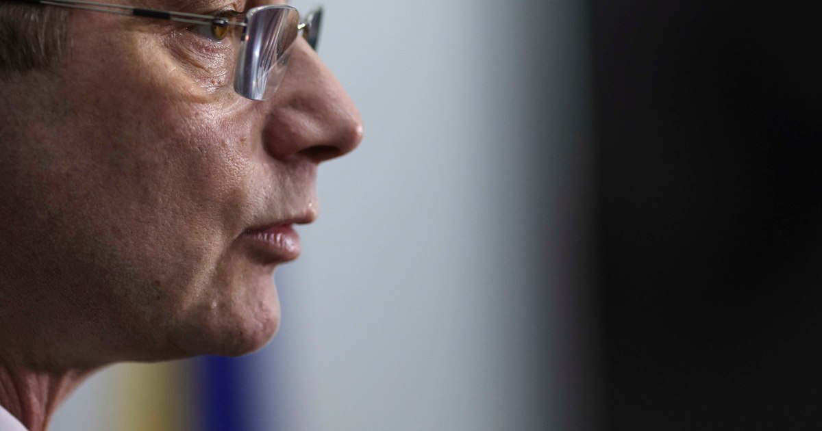 Analiză despre criza politică: Cum au erodat PSD și PNL diferențele ideologice și au permis ascensiunea AUR