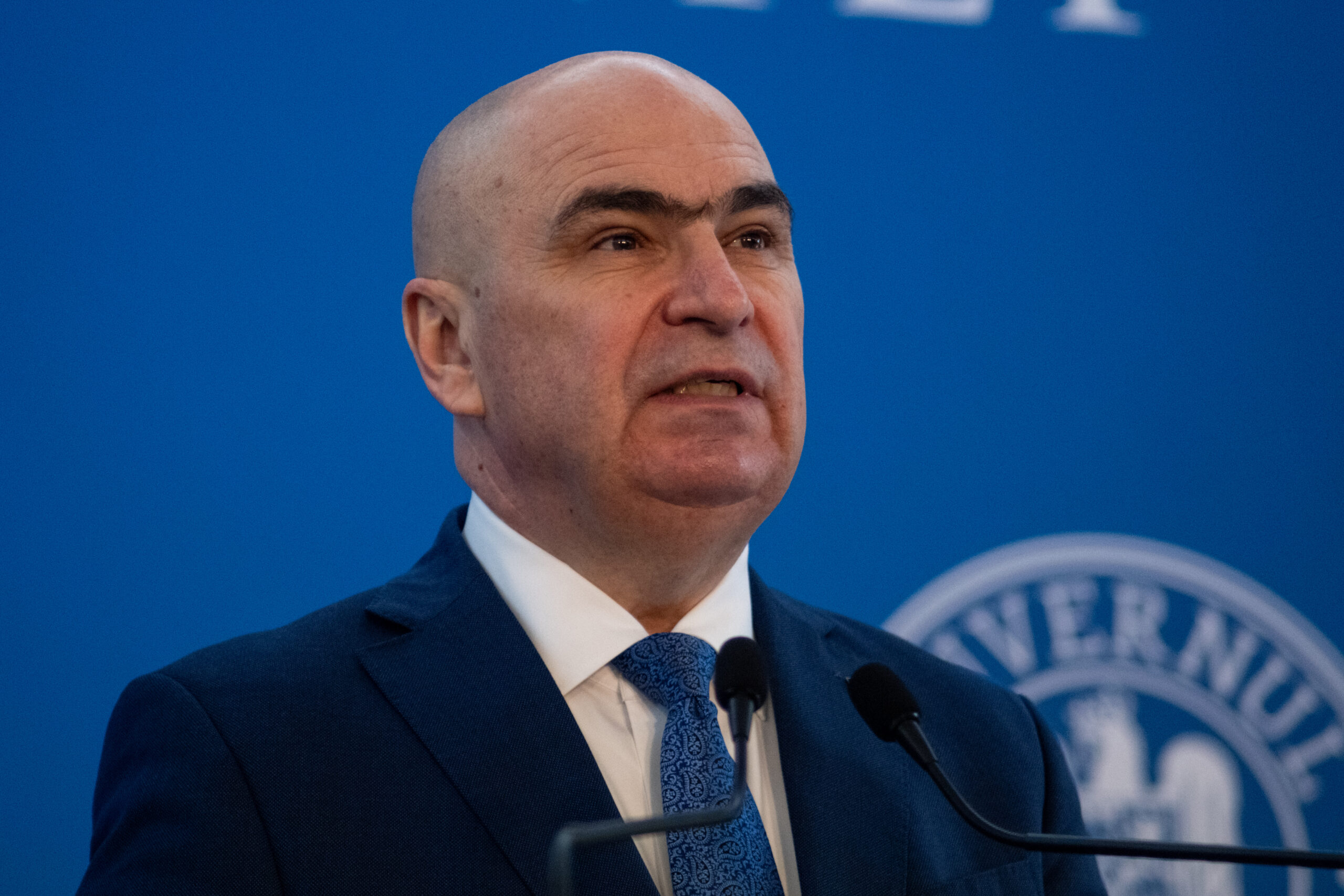 Propunere de acord politic de la Ilie Bolojan: PNL va rămâne în opoziție, dar va susține Guvernul Luca Niculescu