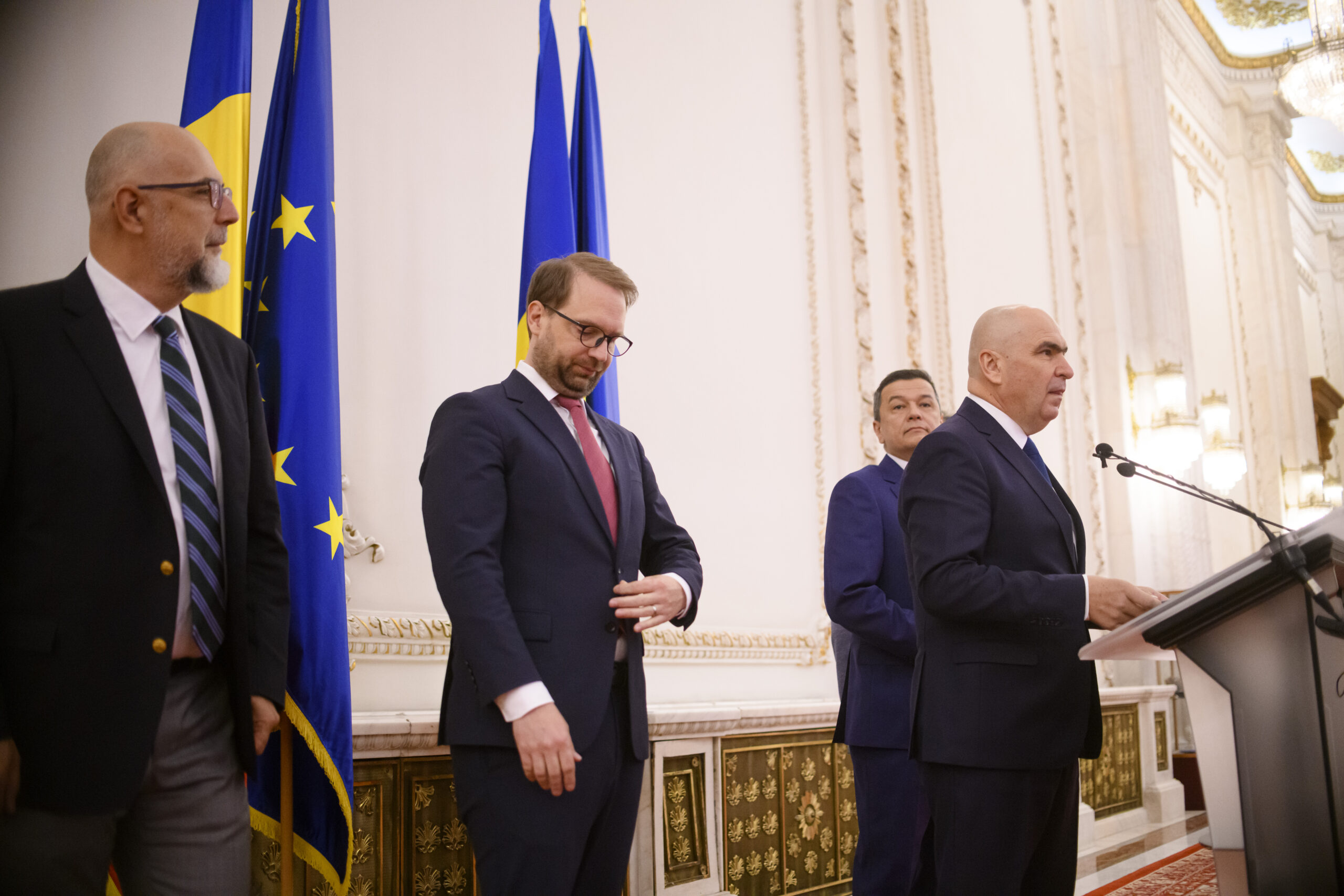 Test pentru alianța PNL-USR-UDMR: Divergențe privind învestirea Guvernului Luca Niculescu
