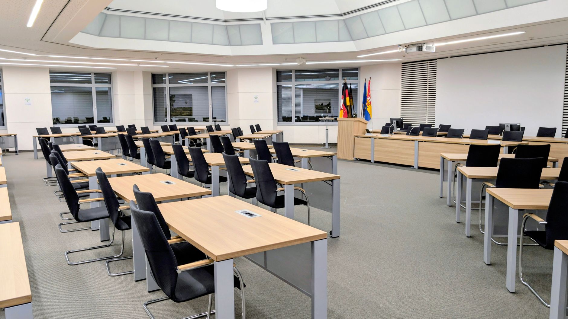 Nicușor Dan ar putea declanșa alegeri anticipate dacă guvernul lui Luca Niculescu este respins de Parlament